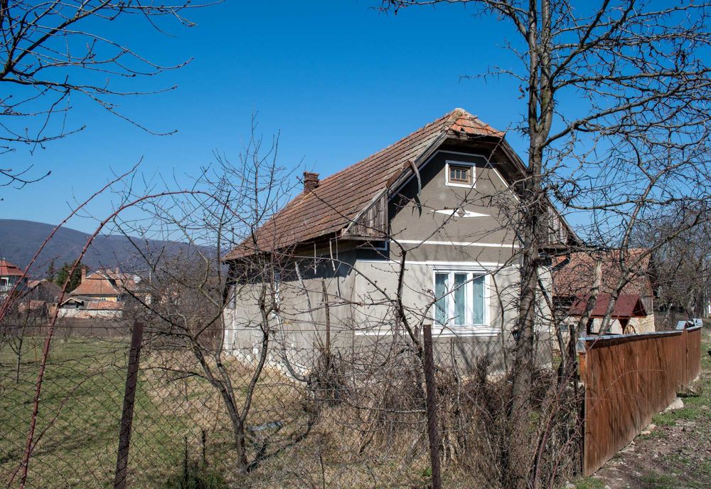 Casă cu teren generos (1584 mp) în Moldovenești, Cluj