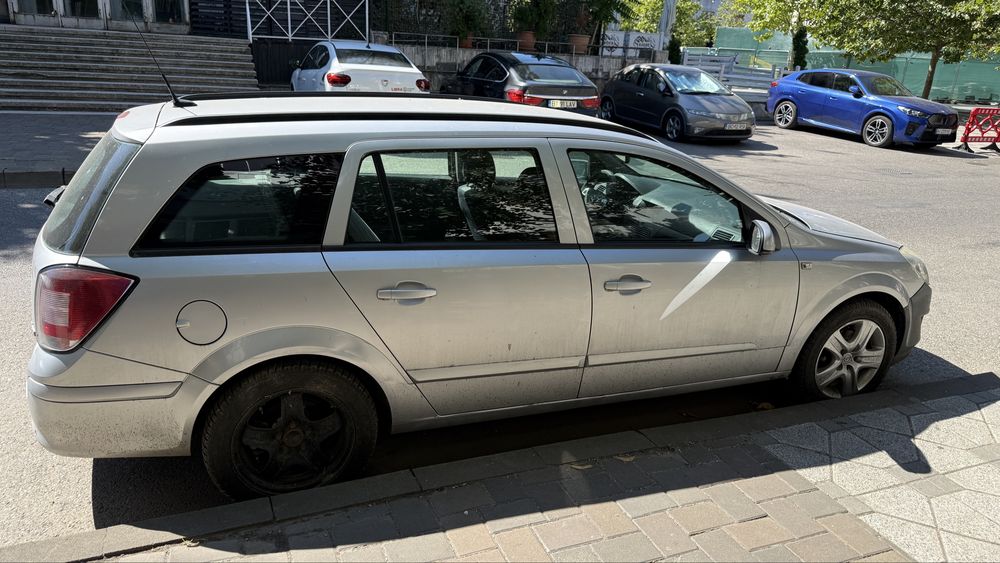 Opel astra 1.7 d  si Audi A4 1.6 benzina