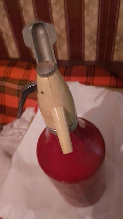 Продавам сифон за сода.