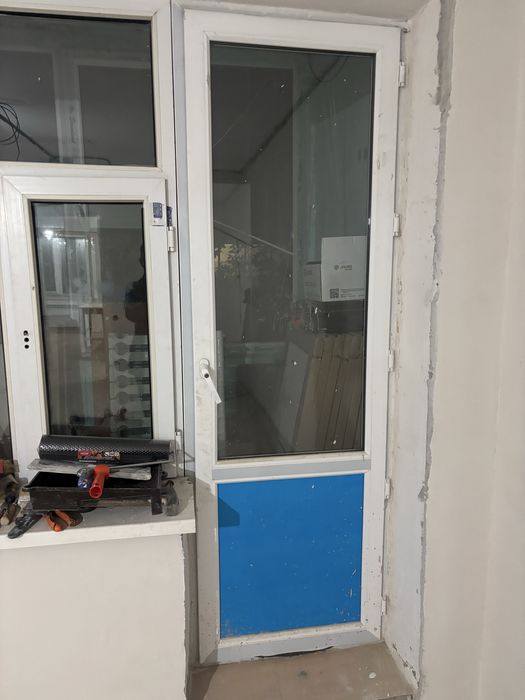 Продам пластиковый окна с дверью