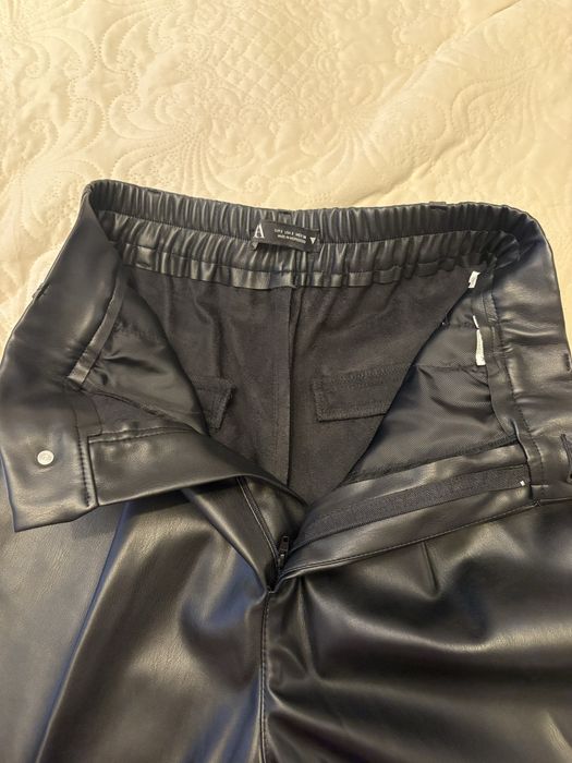 Кожен панталон Zara с висока талия