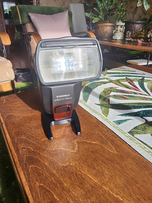 Фото Вспышка YONGNUO