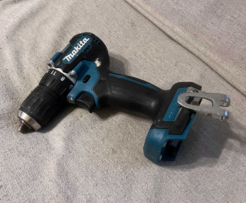Masina gaurit Makita DDF487 18V LXT Brushless doar corp