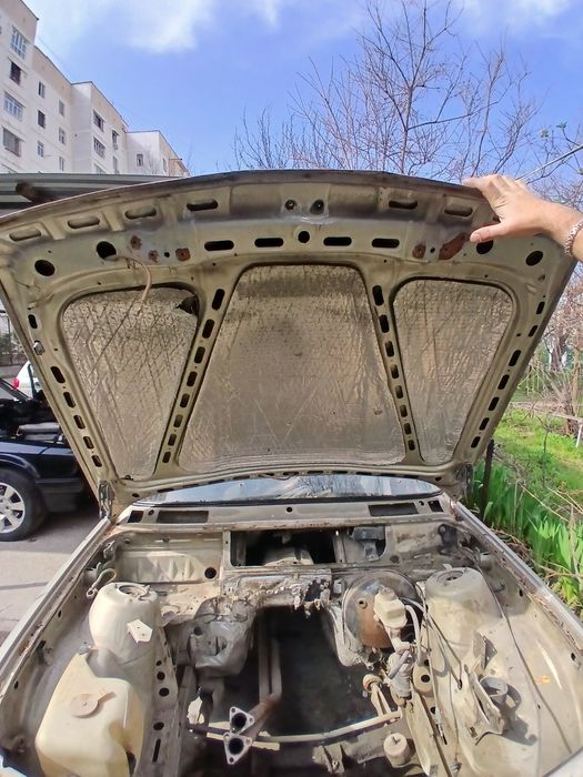 Продам капот от бмв е30