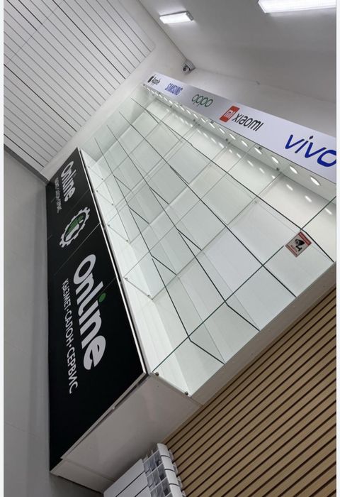 Шкаф витрина с подсветкой