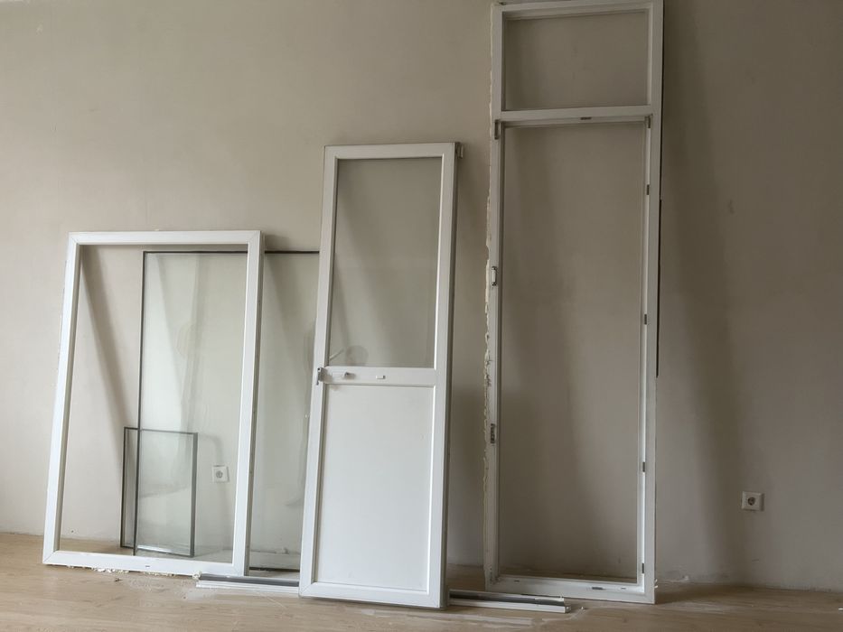 Продам б/у окно с дверью