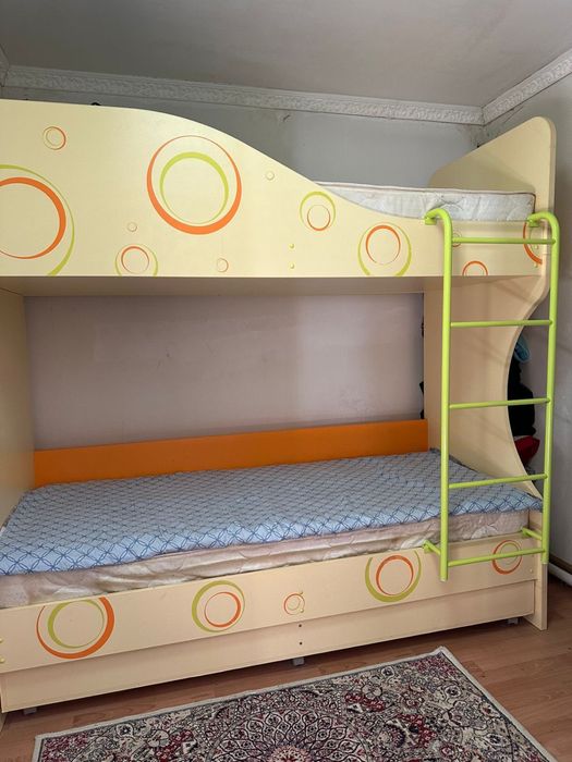 Двух ярусная кравать детскии