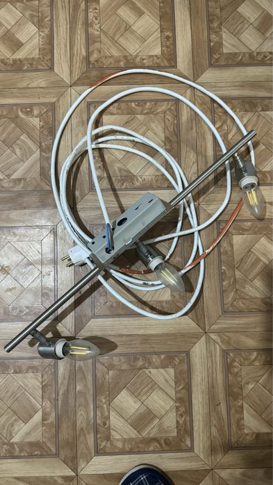 Лампочка очень яркий