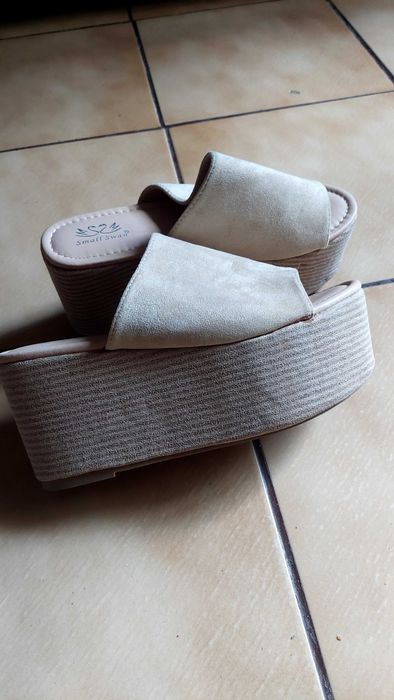 Дамски чехли на платформа