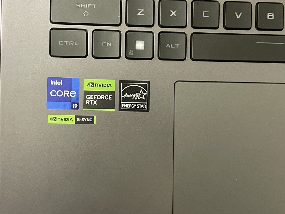 ASUS ROG Strix G18 i9-14900HX / RTX 4070 / 32GB  RAM / 1TB – Ca nou, performanță top 2025