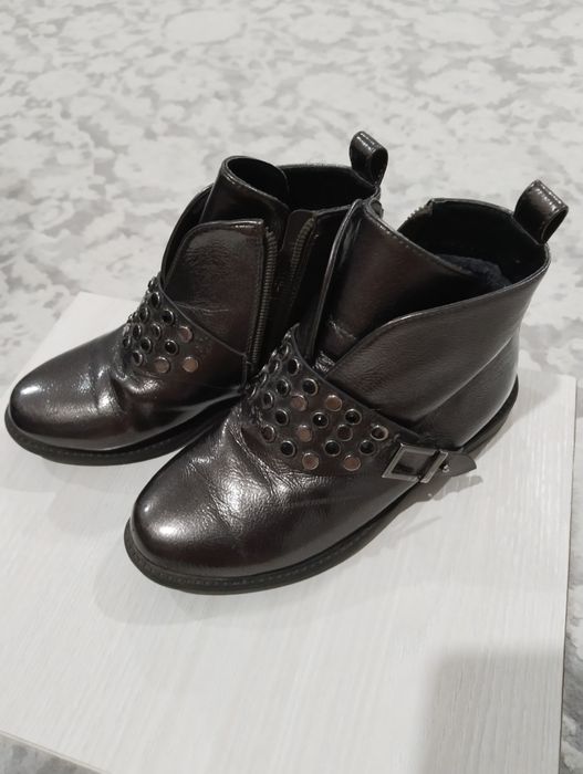 Продам детскую обувь