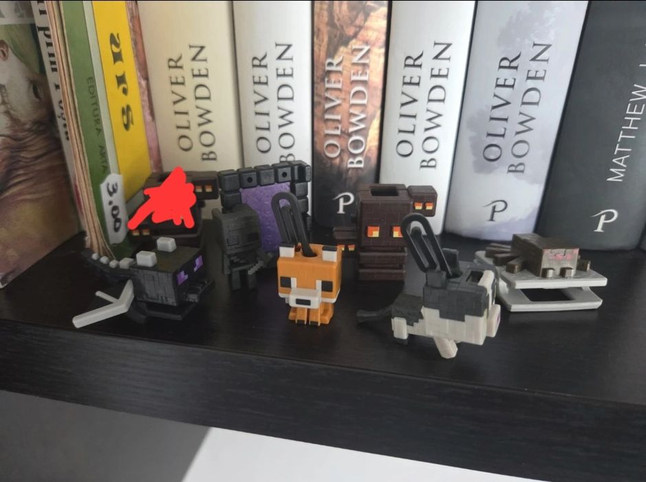 Vând jucarii minecraft kinder joy