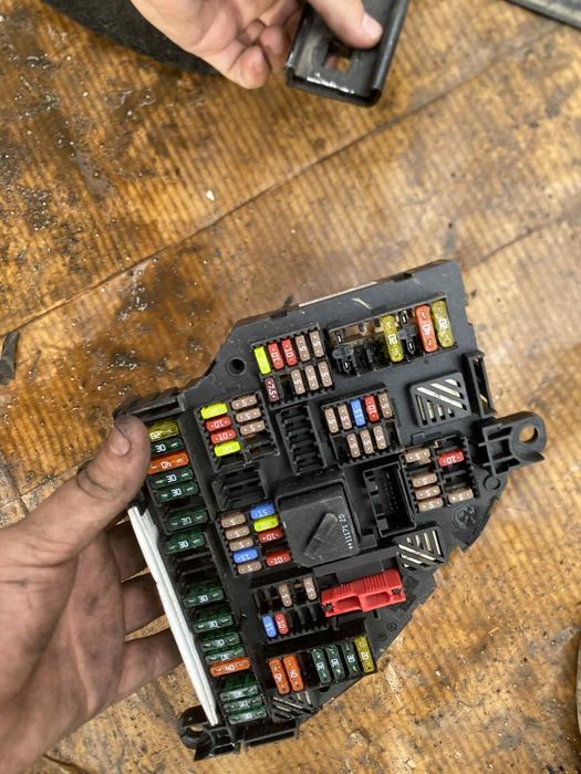 Бушониери/бушонни табла Бмв ф10 520д 184кс  n47 bmw f10 f11