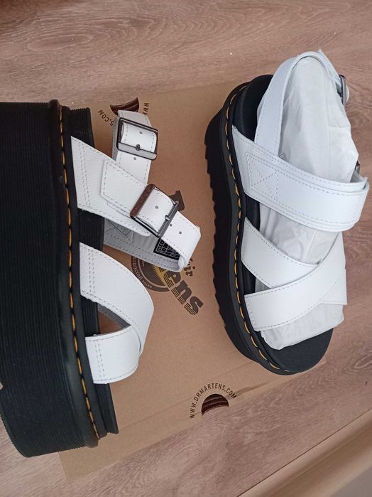 Dr.Martens N38 Нови сандали