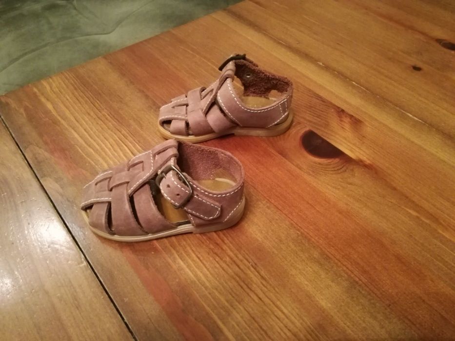 Нови кожени обувки – 18 номер