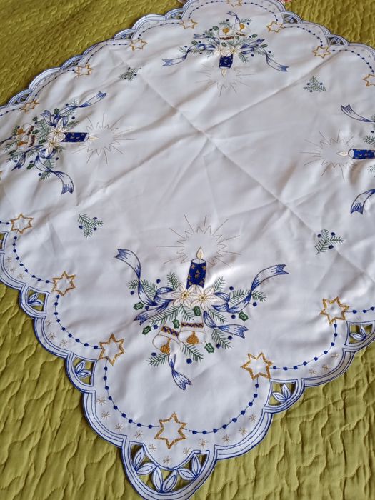 Коледни покривки и тишлайфери