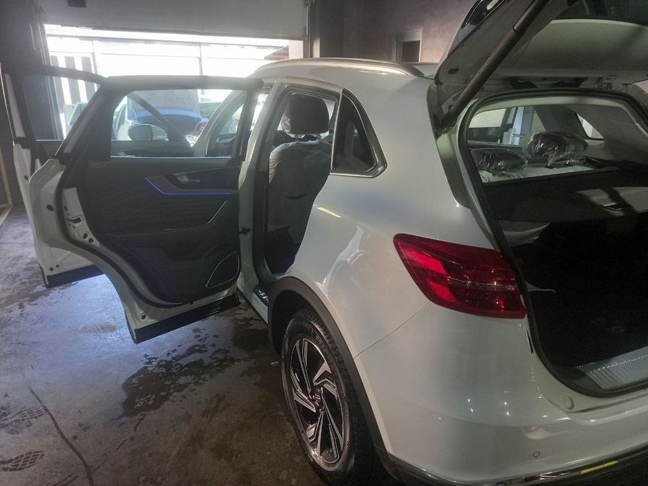 Hongqi Hs5 sotiladi
