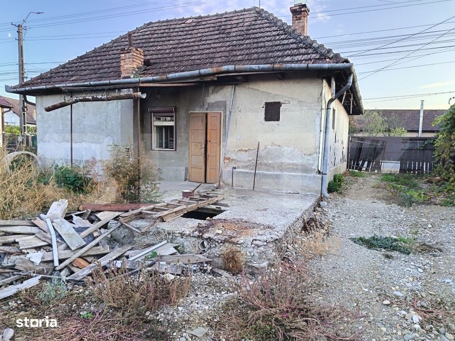 De vanzare: Casa individuala cu teren in comuna Mihai Viteazu, judetul