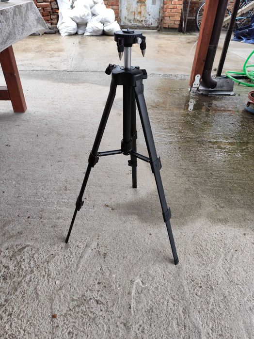 Тринога и магнитна стойка за лазерен нивелир