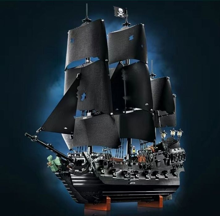Konstruktor kema "Qora marvarid" (Black Pearl) 2862 ta detal / Yangi,