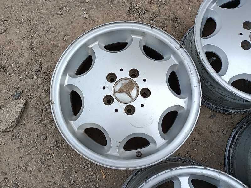Продам легкосплавные диски на Mercedes