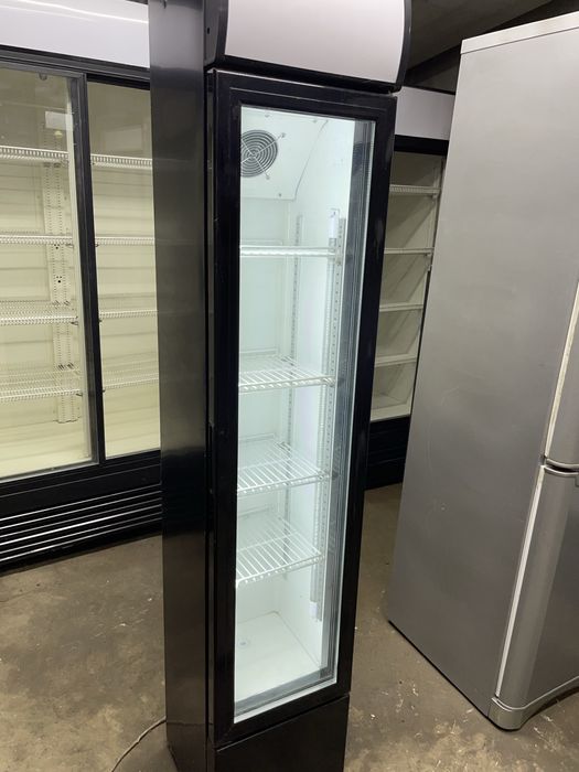 Барный холодильник витринный