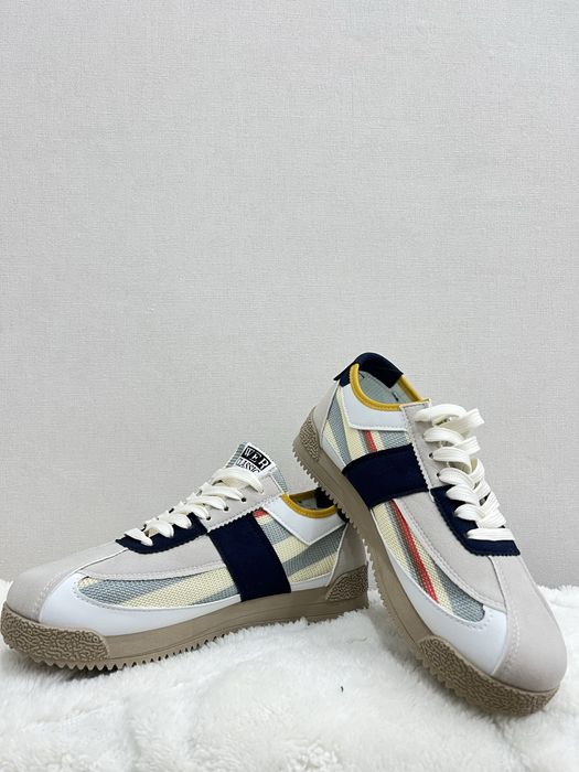 Ботинка новая продается