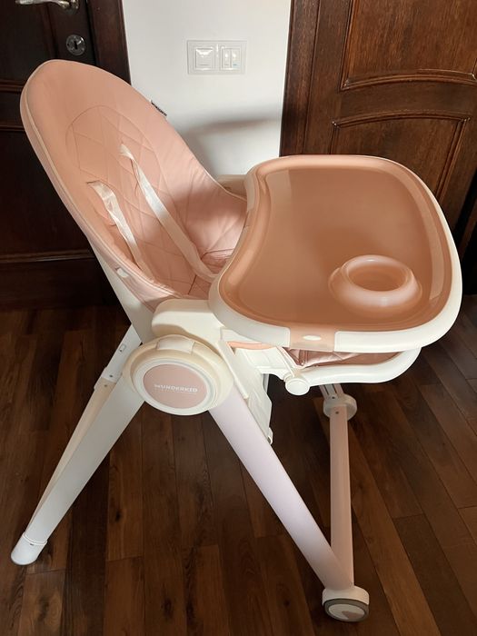 Scaun de masa  roz pentru bebelusi