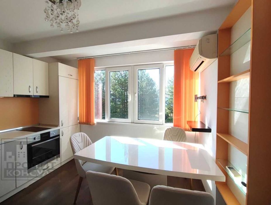 Тристаен апартамент в кв. Бузлуджа