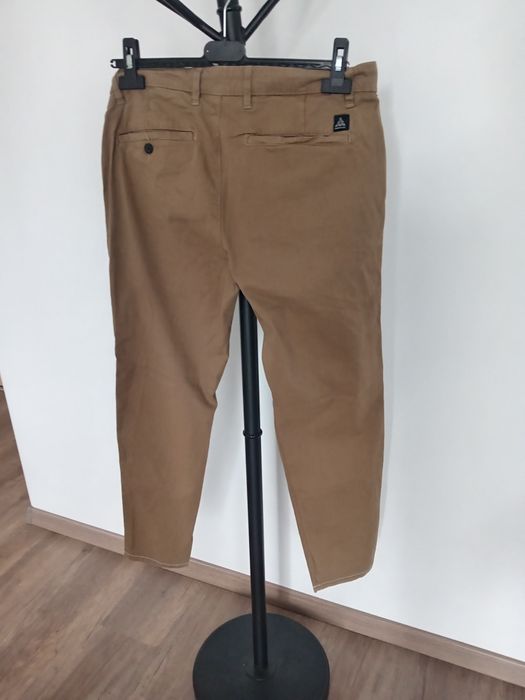 Vând pantaloni pt bărbați