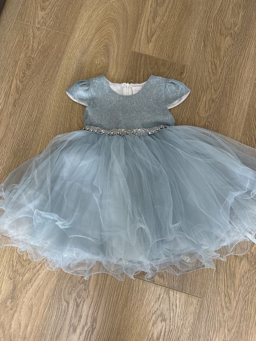 Продам платье для девочки