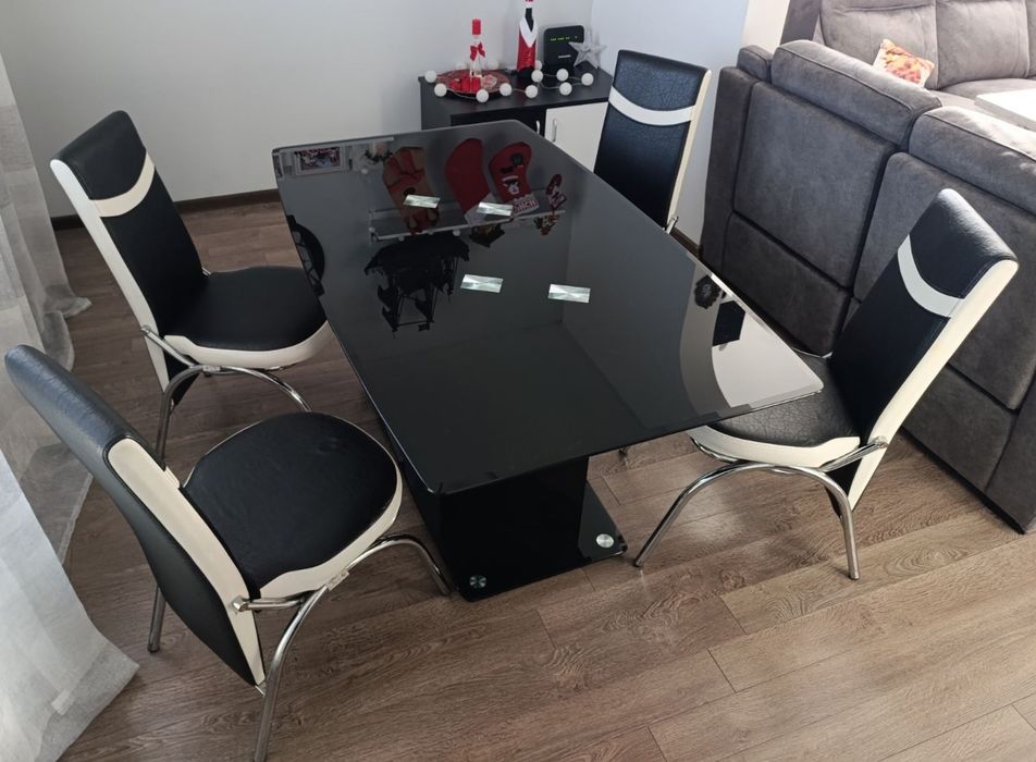 Кухненска маса с шест стола