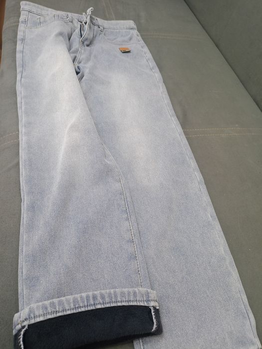 Продам Джинсы для подростка