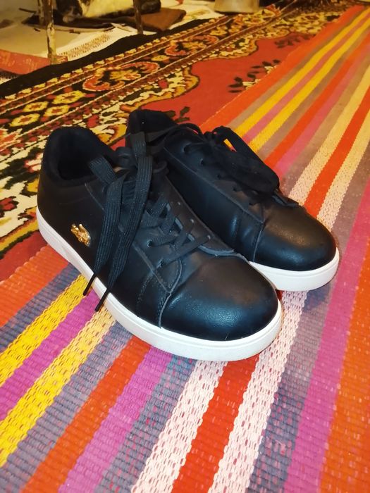 Лабутен 38размера почти новый