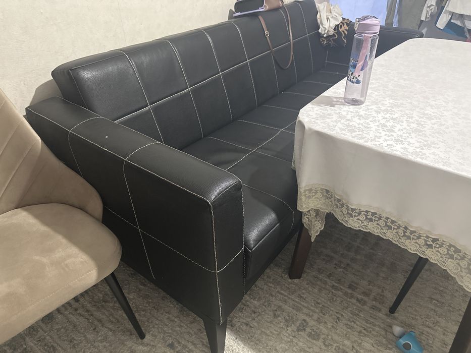 Продам диван кожанный