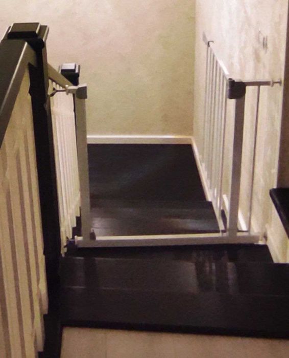 Перегородка лестничная регулируемая. Новая.