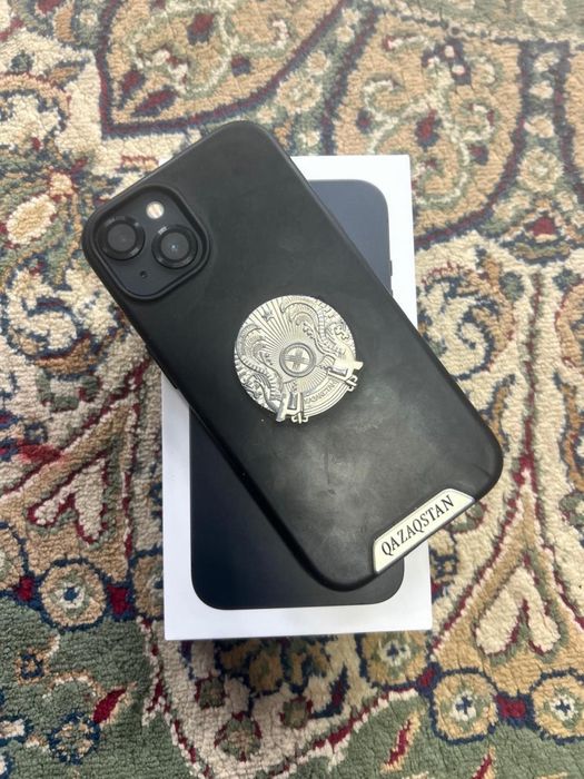 Продам IPhone 13