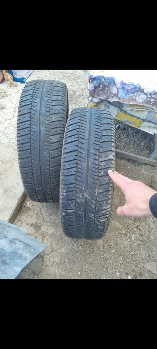 Vând cauciucuri pe 15