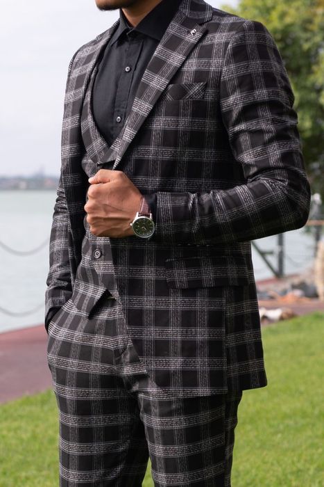 Costum negru vesta, sacou și pantaloni