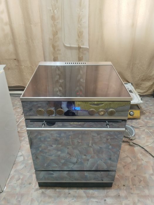 Продам стеклокерамическую плиту Kaiser