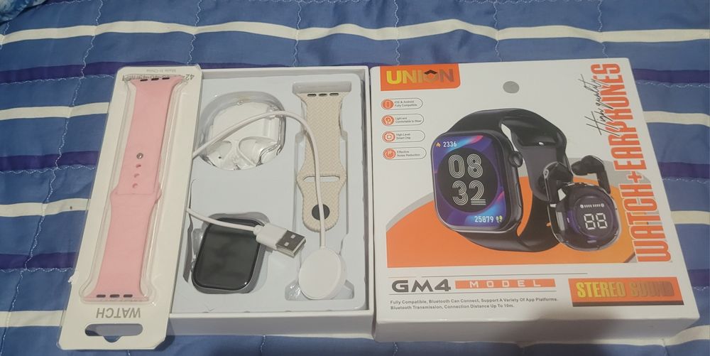 Часы  наручные новые ,наушники,