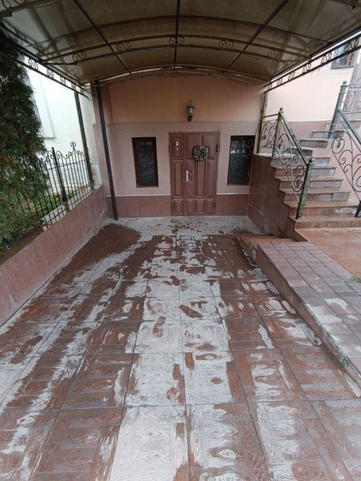 Nikitina xirmontepa 2 etaj uchastka sotiladi