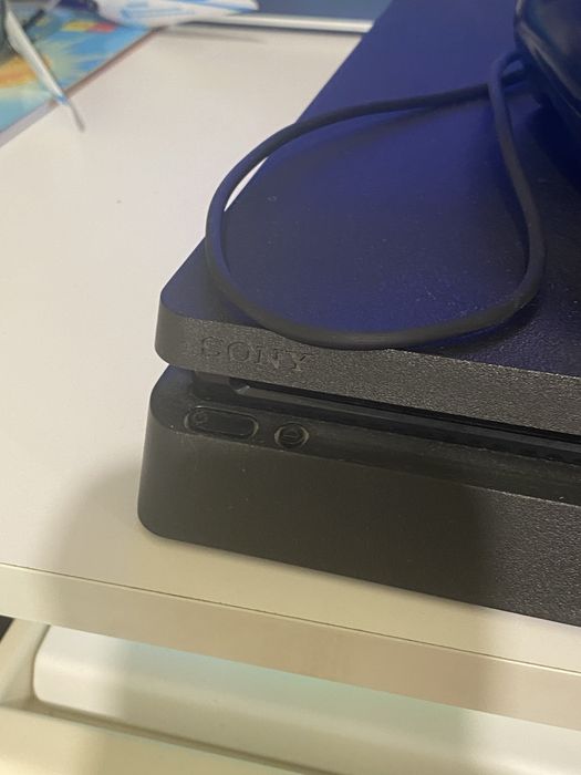 PS4 Slim 500GB cu maneta