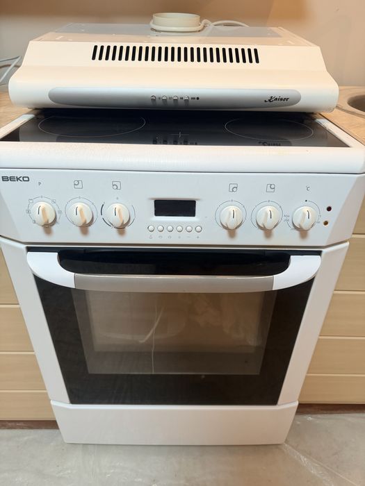 Продается электрическая плитв BEKO стеклокерамика