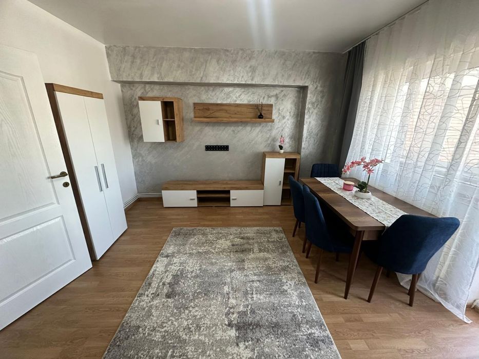 Persoană fizică | Apartament 1 cameră decomandat, 42 mp, Gară – Carrefour, CT, AC, lift
