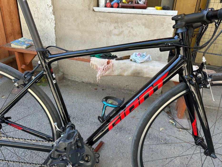 Продам шоссейный велосипед Giant