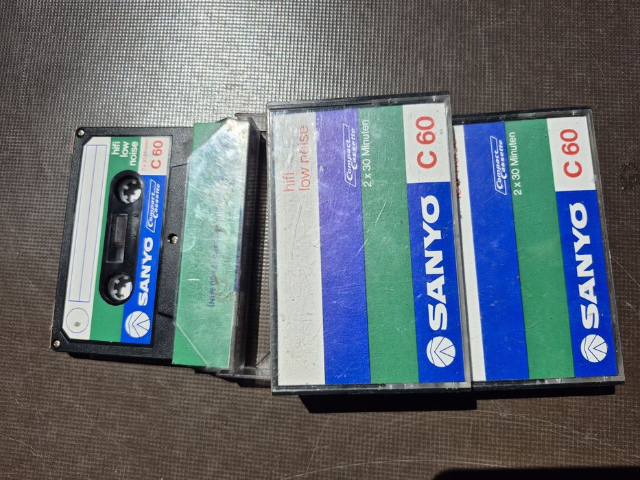 Vând Lot 3 casete audio originale marca Sanyo model de 60 minute colectie muzica mixta