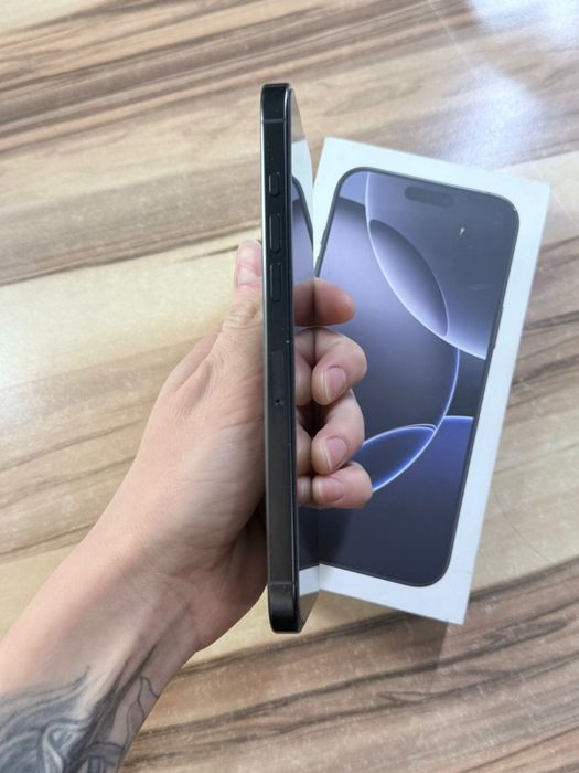 Apple 16 pro max 1 TB