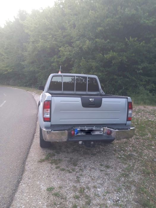 Vând Nissan Navara Pickup