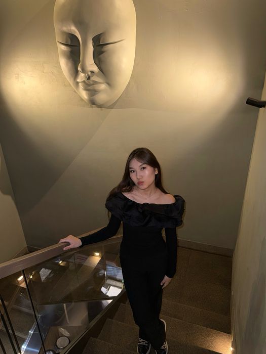 Черный нарядный лонгслив